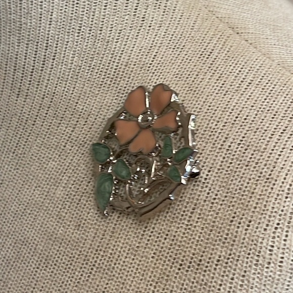 Vintage 1928 Brand Silver-tone & Enamel Floral Pin - Picture 10 of 14